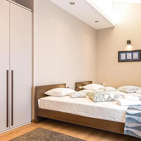 4 Bedroom Awesome In Trosti * Heki