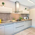 Tatil Evi 4 Bedroom Awesome In Trosti