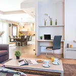 Tatil Evi 4 Bedroom Awesome In Trosti Heki
