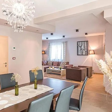 4 Bedroom Awesome In Trosti