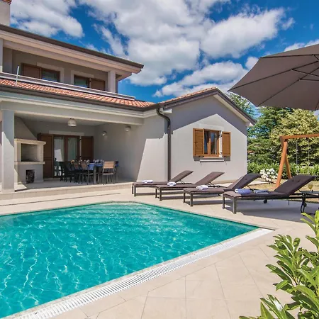 4 Bedroom Awesome In Trosti * Heki