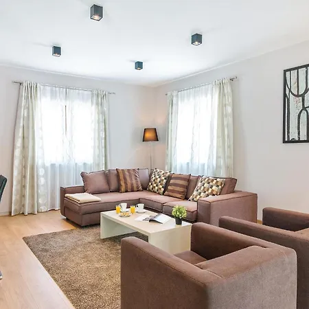 Tatil Evi 4 Bedroom Awesome In Trosti